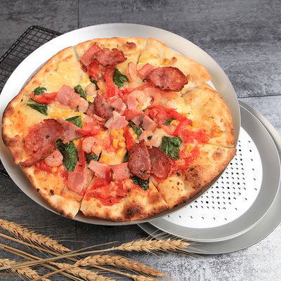 RK Bakeware China-Hard Anode Perforated Thin Crust Pizza Pan dla pizzy