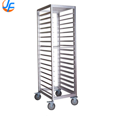 RK Bakeware China-40 Pan End Load Enclosed Bun / Sheet Pan Rack - Zmontowany